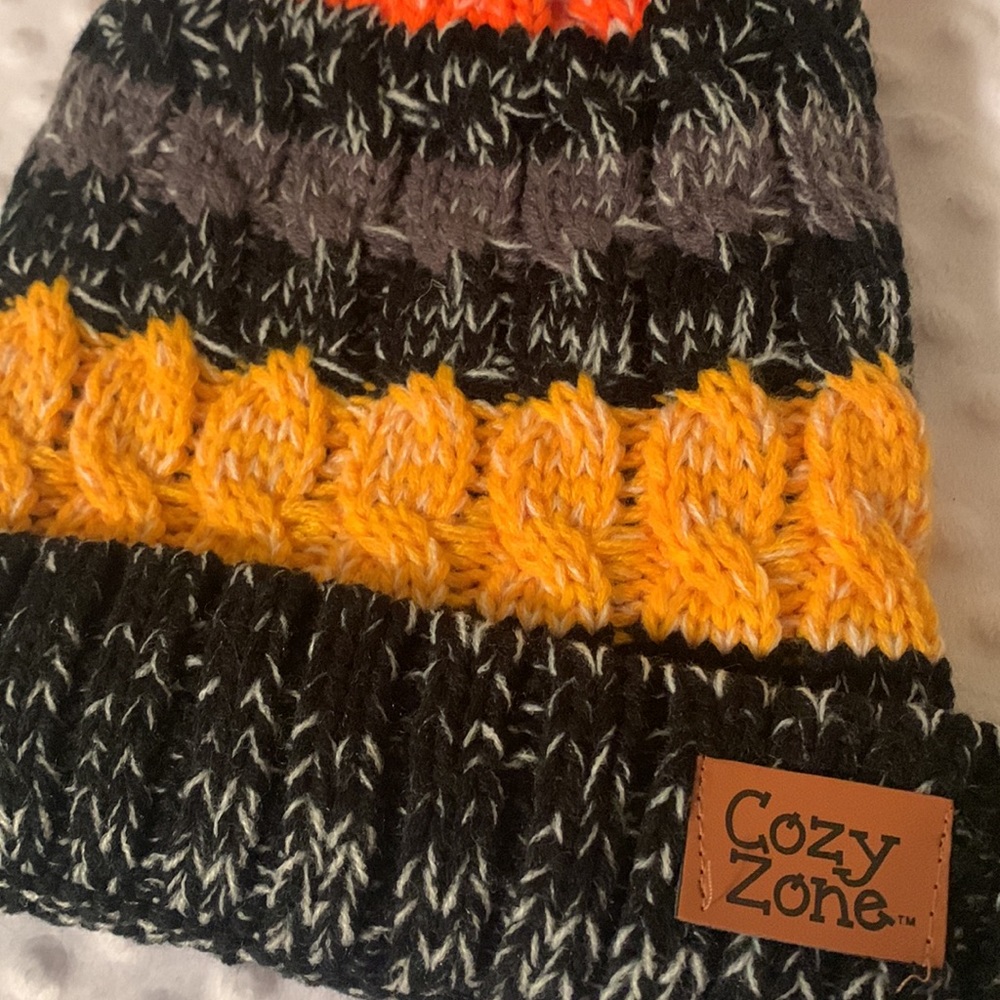 NWT! Faux Fur Knit Beanie - Stripes. - Picture 3 of 6